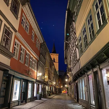 Ferienwohnung Schildblick Modernes Apartment Direkt In Der Altstadt Von Erfurt Nahe Der Kraemerbruecke - Beste Innenstadtlage Exterior photo