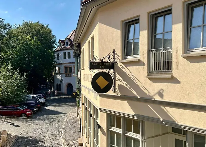 Ferienwohnung Schildblick Modernes Apartment Direkt In Der Altstadt Von Erfurt Nahe Der Kraemerbruecke - Beste Innenstadtlage