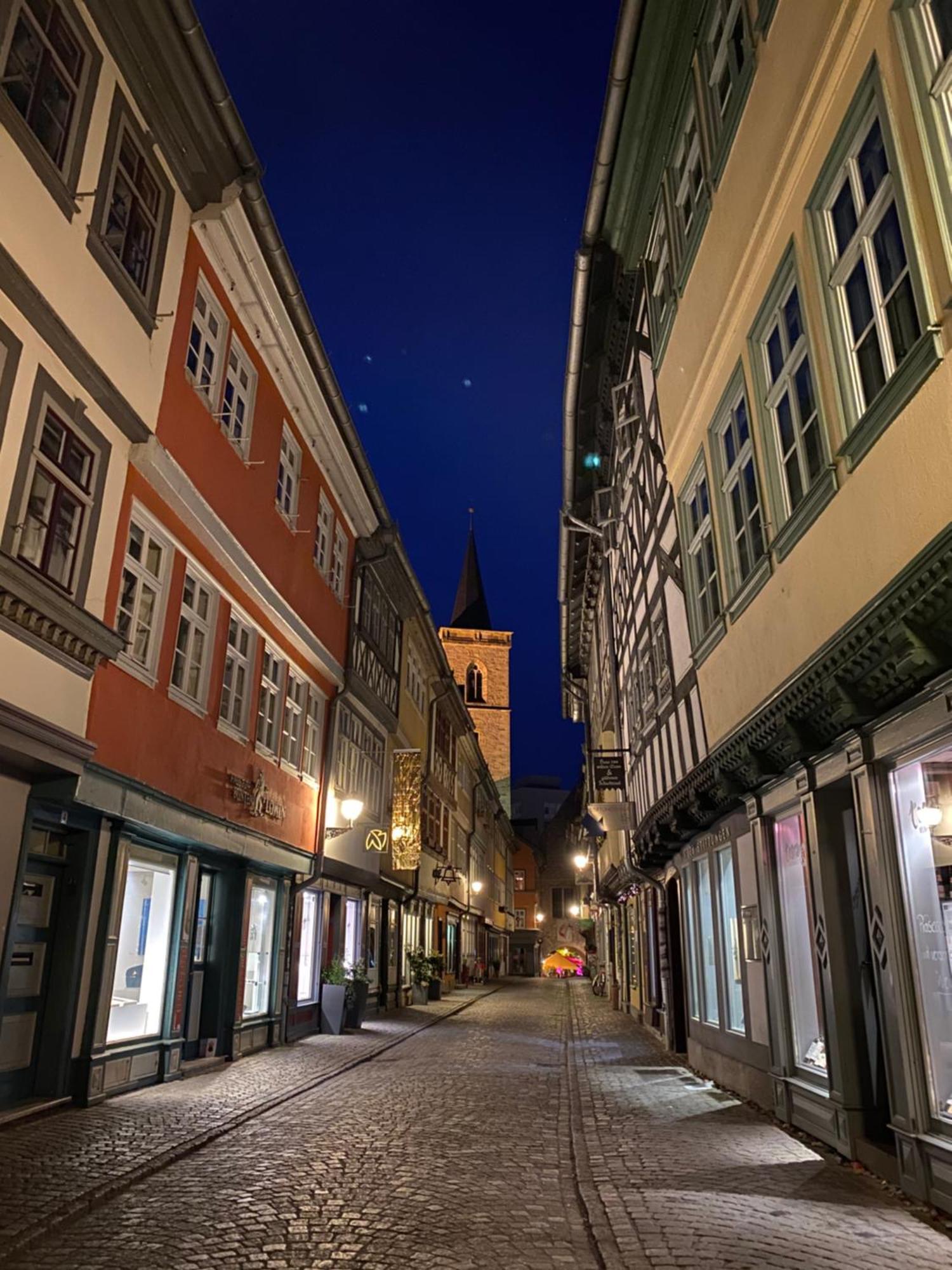 Apartment Schildblick Modernes Direkt In Der Altstadt Von Nahe Der Kraemerbruecke - Innenstadtlage